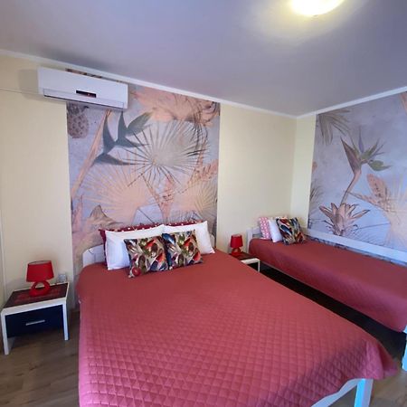 Apartments Villa Viktoria ティヴァト エクステリア 写真