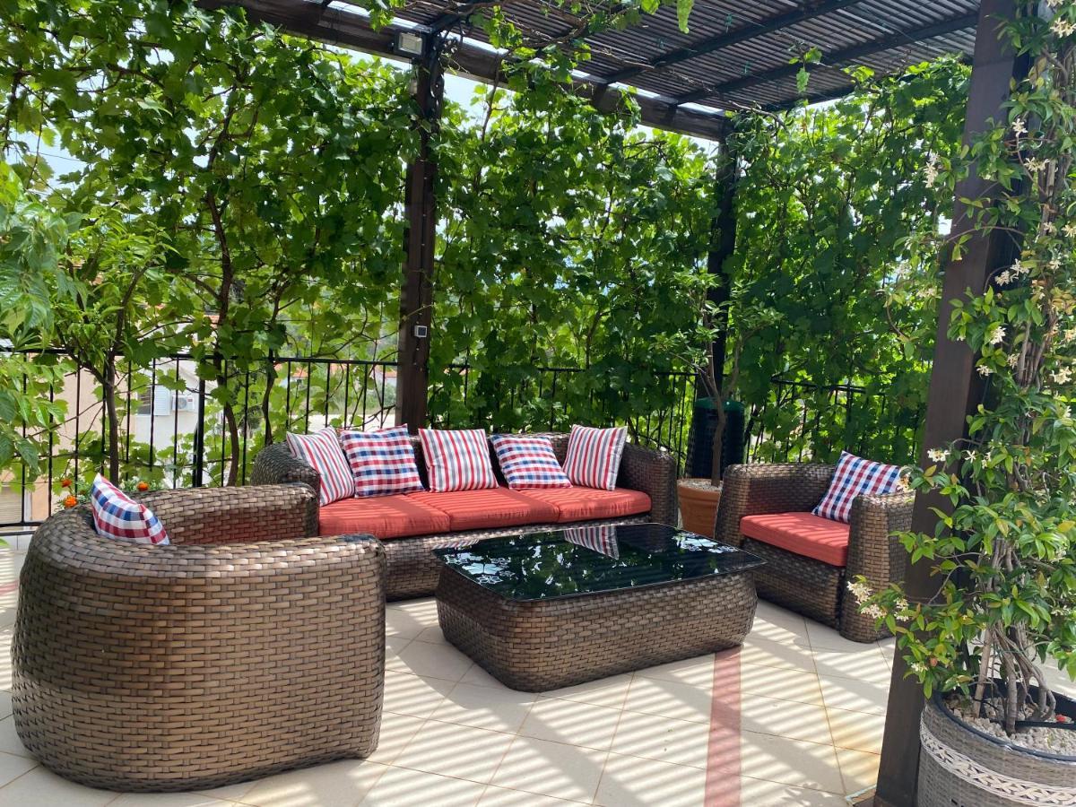 Apartments Villa Viktoria ティヴァト エクステリア 写真