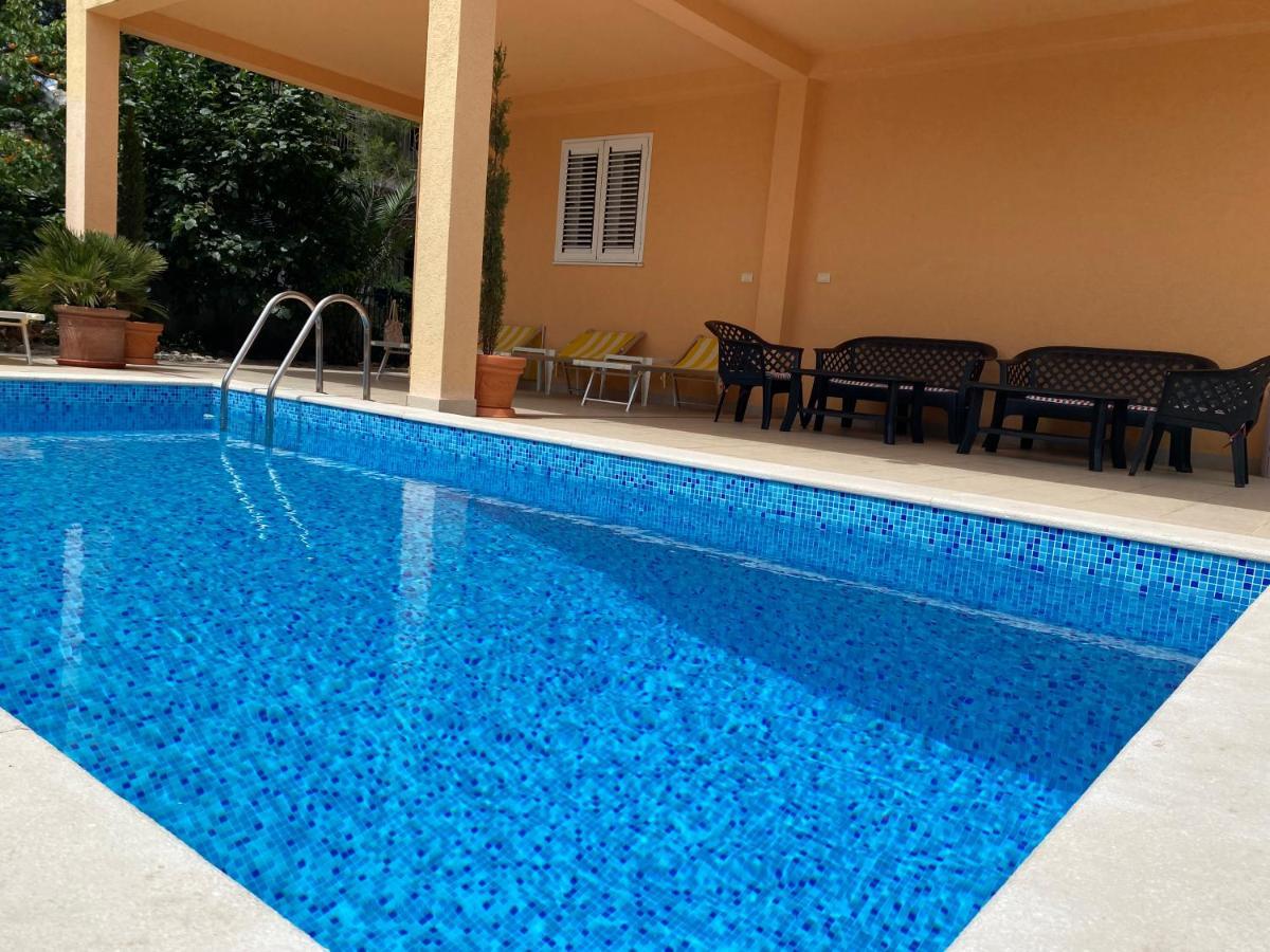 Apartments Villa Viktoria ティヴァト エクステリア 写真