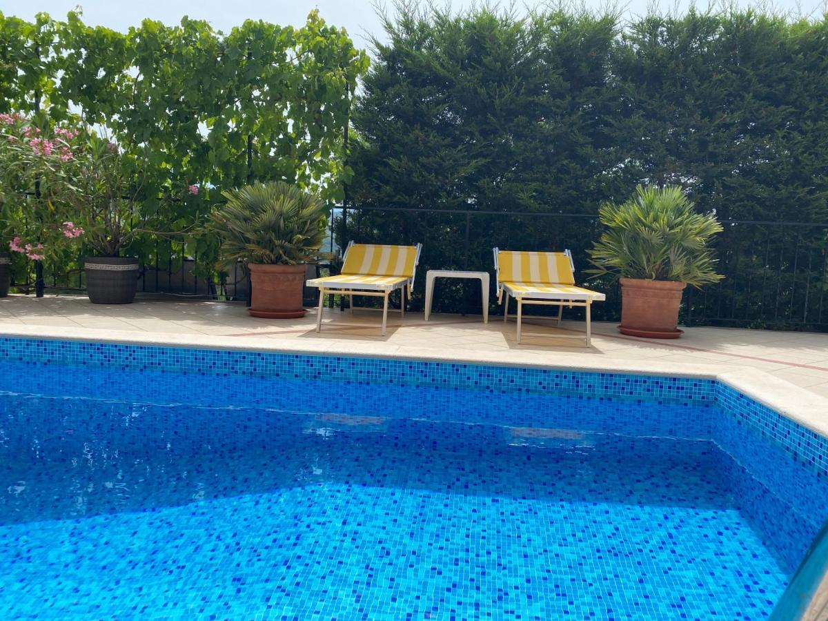 Apartments Villa Viktoria ティヴァト エクステリア 写真