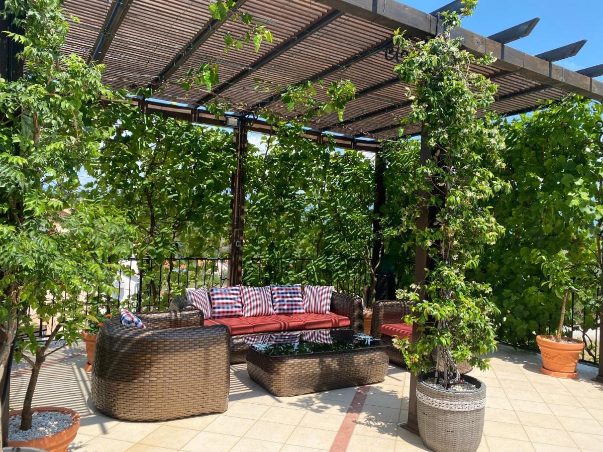 Apartments Villa Viktoria ティヴァト エクステリア 写真