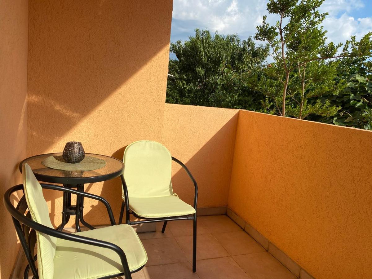 Apartments Villa Viktoria ティヴァト エクステリア 写真