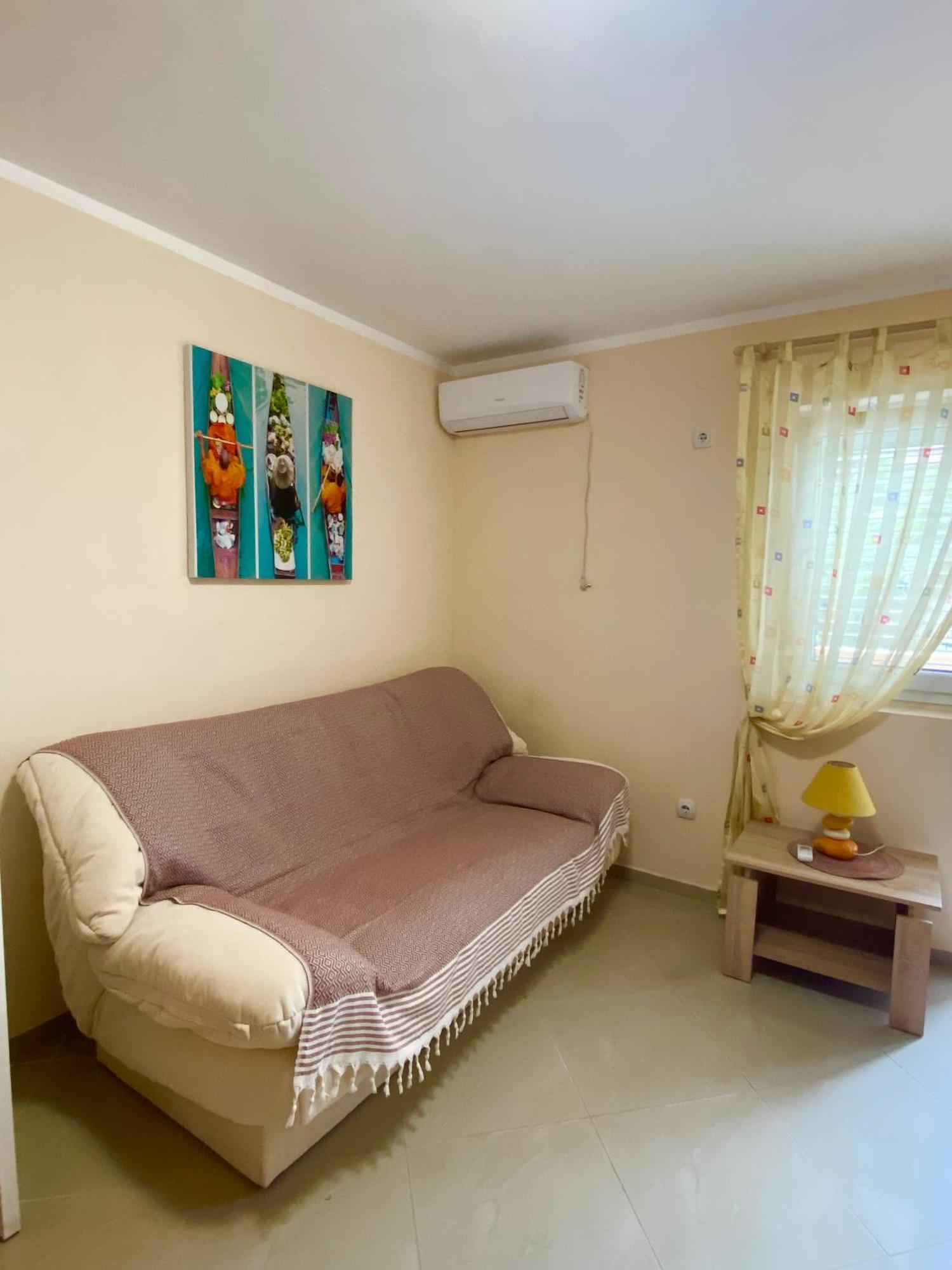 Apartments Villa Viktoria ティヴァト エクステリア 写真