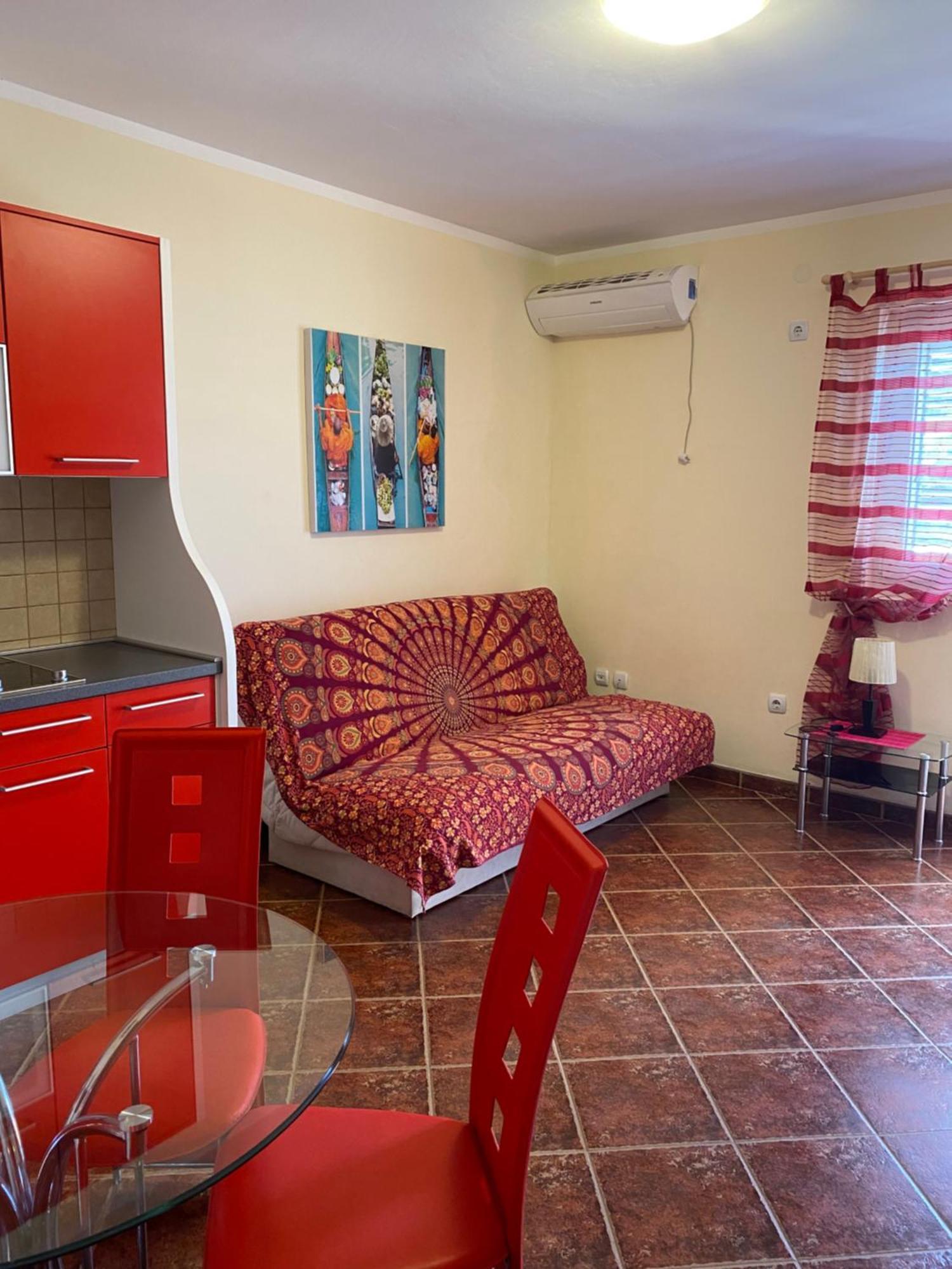 Apartments Villa Viktoria ティヴァト エクステリア 写真