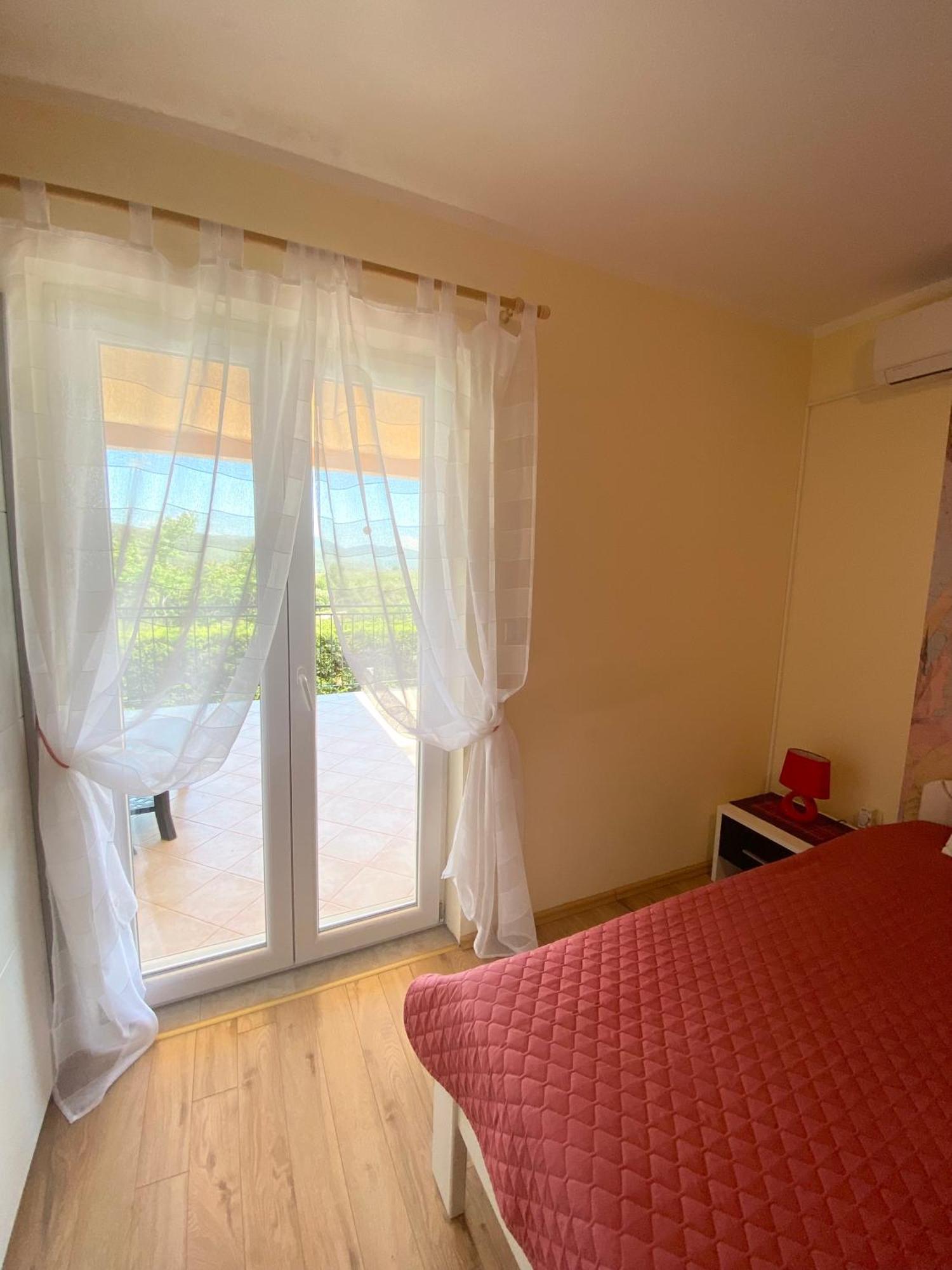 Apartments Villa Viktoria ティヴァト エクステリア 写真