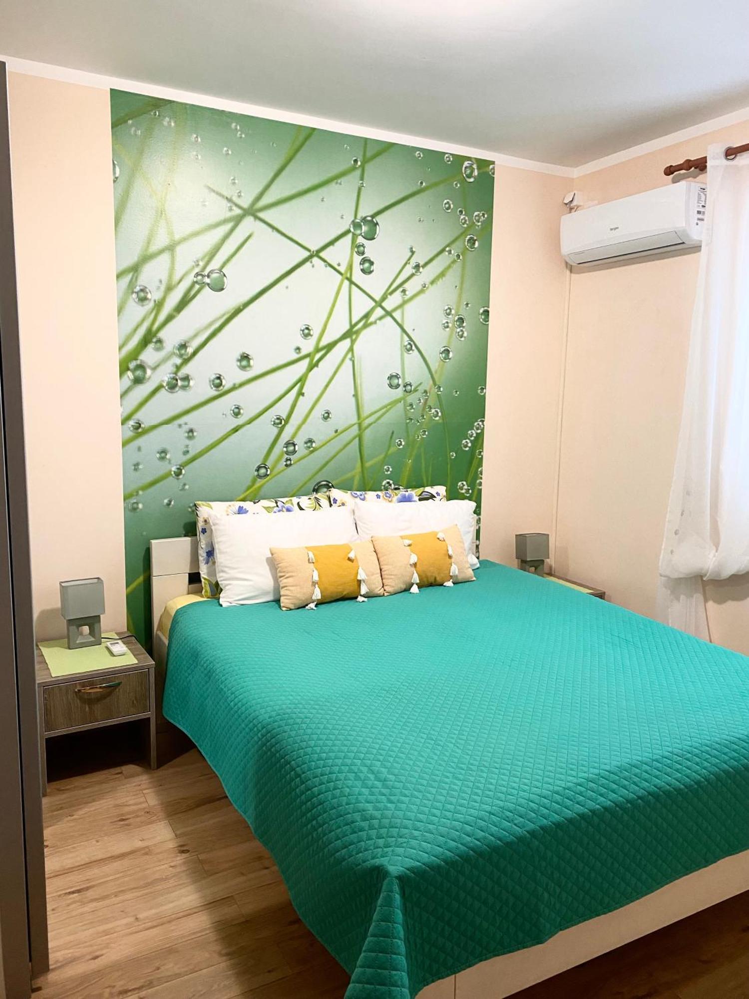 Apartments Villa Viktoria ティヴァト エクステリア 写真