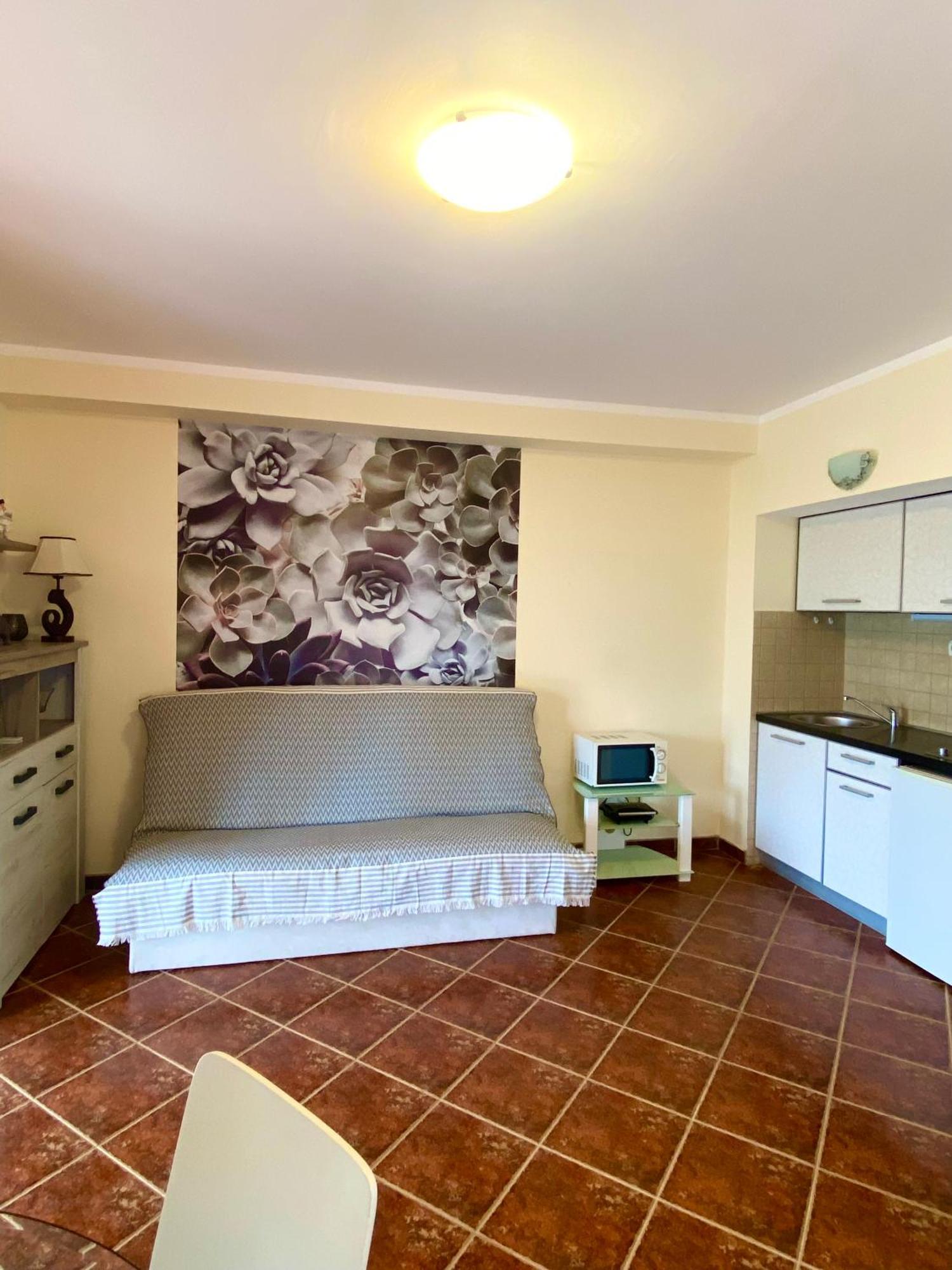 Apartments Villa Viktoria ティヴァト エクステリア 写真