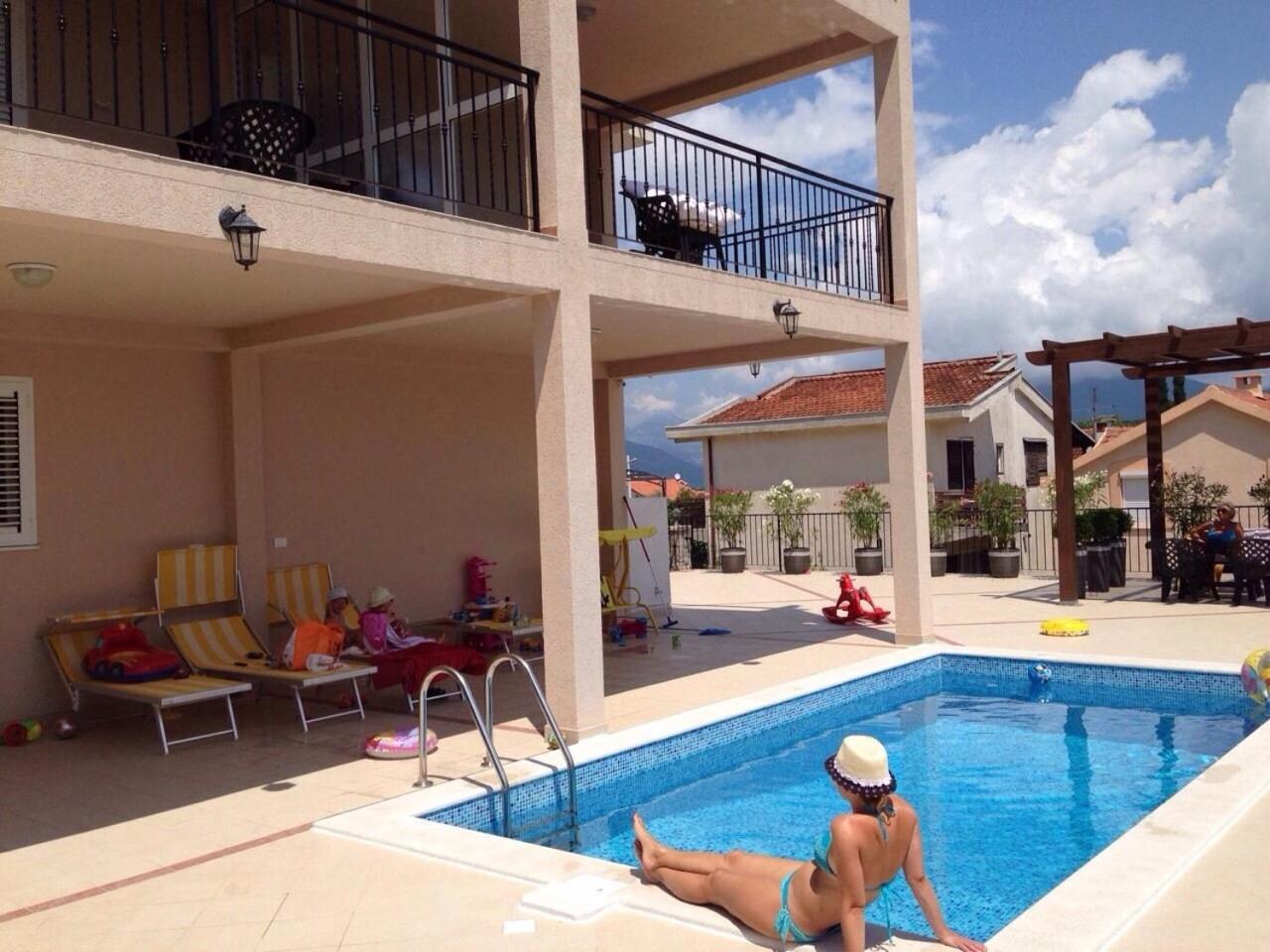 Apartments Villa Viktoria ティヴァト エクステリア 写真