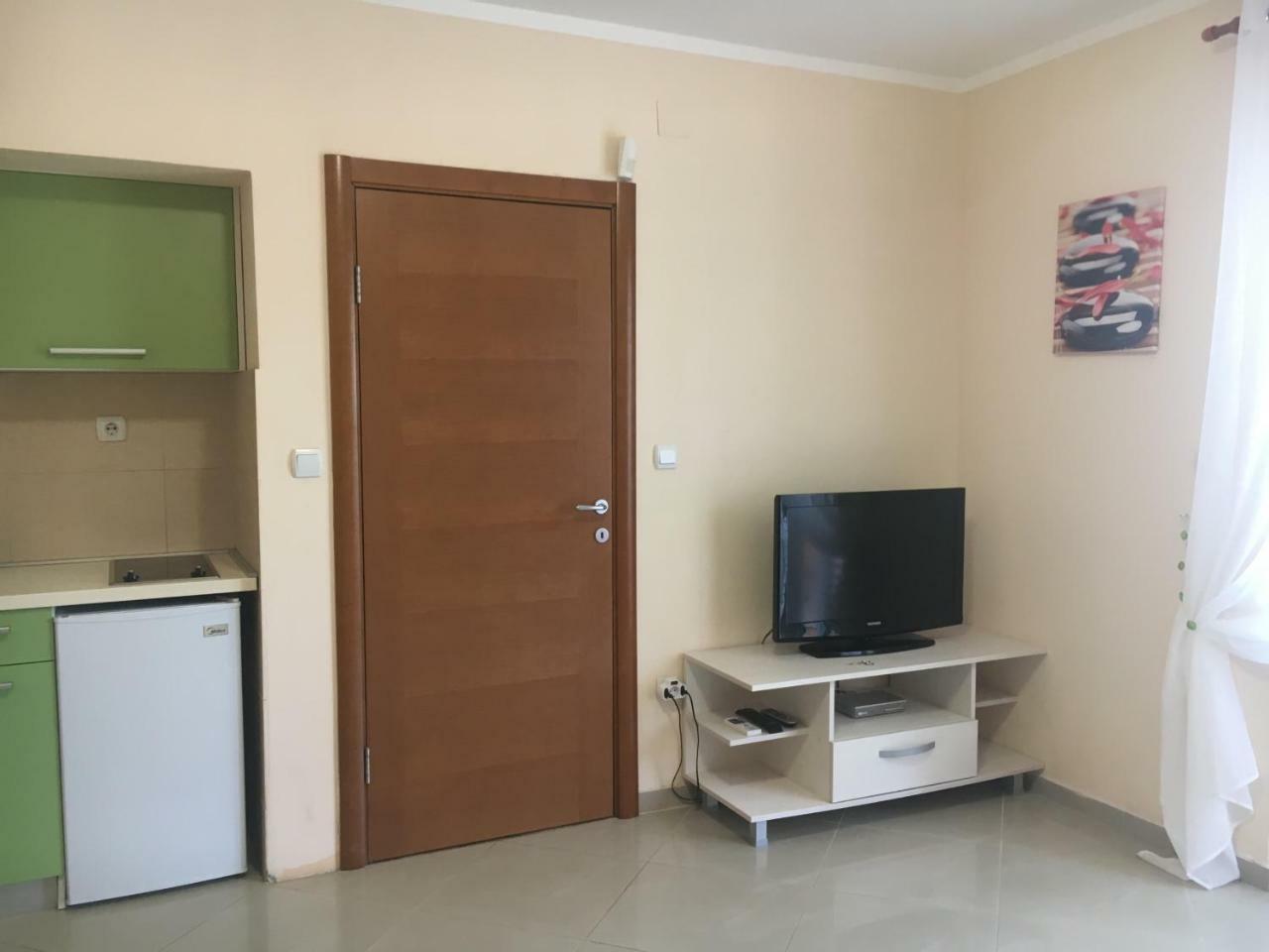 Apartments Villa Viktoria ティヴァト エクステリア 写真