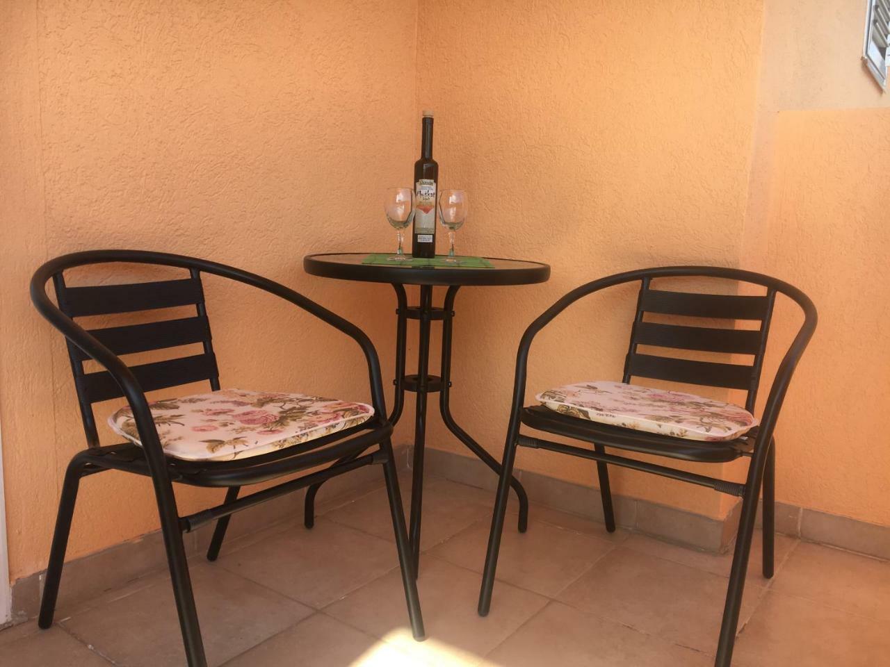 Apartments Villa Viktoria ティヴァト エクステリア 写真